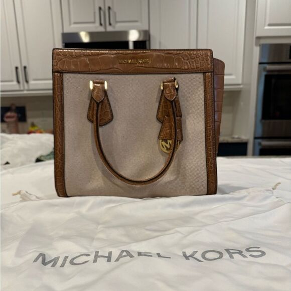 Michael Kors Collette Satchel - Picture 1 of 4